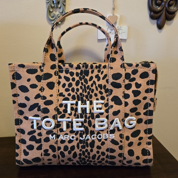 Marc Jacobs Handbags - Marc Jacobs The Tote Medium Cheetah